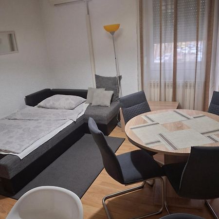 Apartman Centros Osijek Ngoại thất bức ảnh