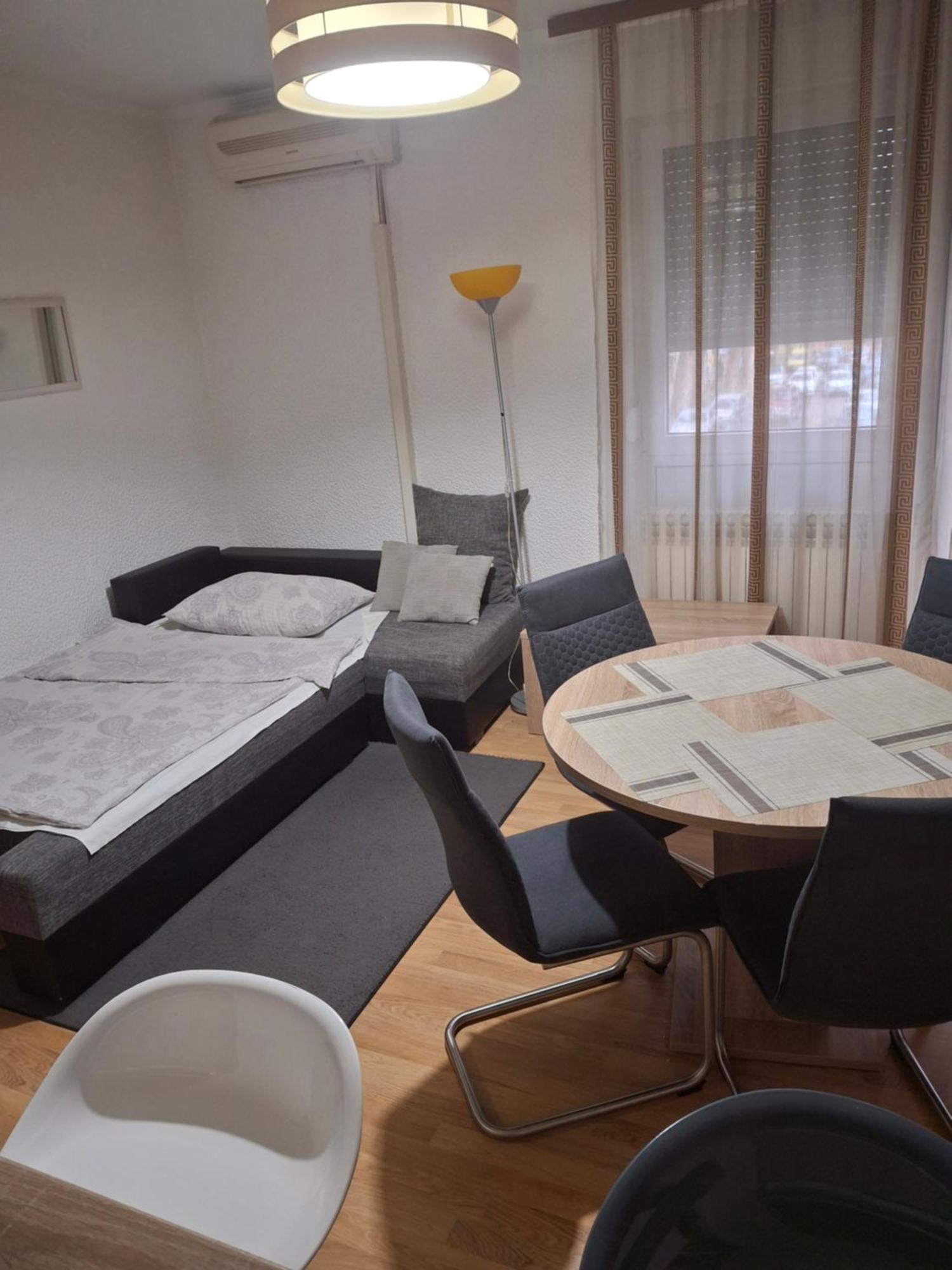 Apartman Centros Osijek Ngoại thất bức ảnh