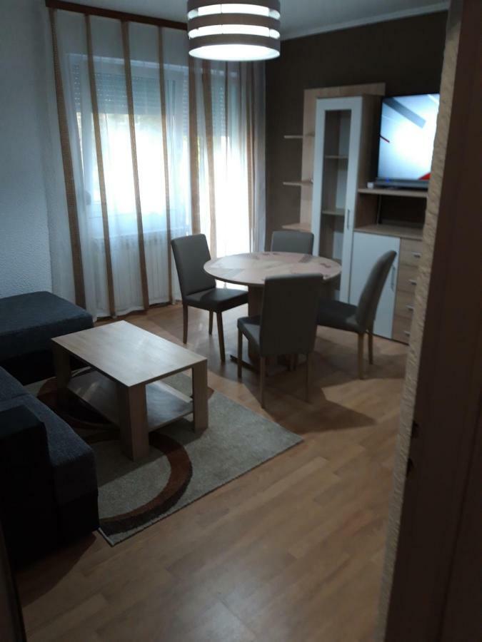 Apartman Centros Osijek Ngoại thất bức ảnh