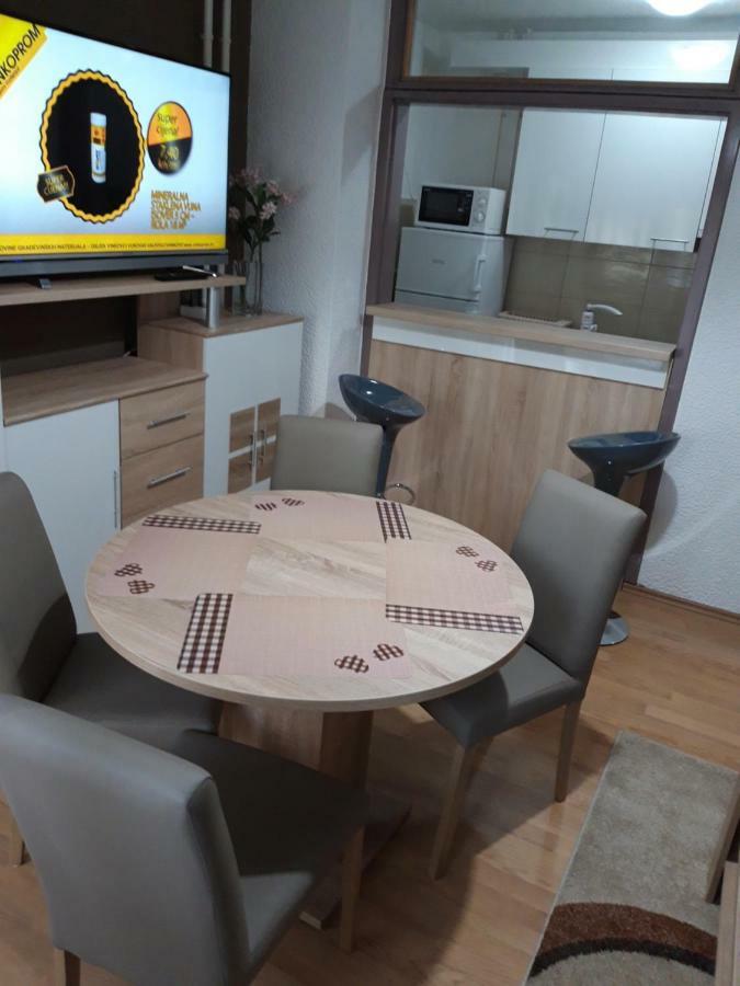 Apartman Centros Osijek Ngoại thất bức ảnh
